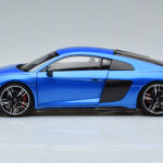 Audi R8 Performance Blu Kengfai 1:18 - image 5 of 10