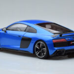 Audi R8 Performance Blu Kengfai 1:18 - image 7 of 10