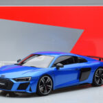 Audi R8 Performance Blu Kengfai 1:18 - image 10 of 10