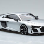 Audi R8 Performance Argento Kengfai 1:18 - image 6 of 10