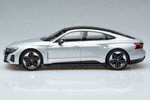 Audi RS e-tron GT Argento Norev 1:18 188381 Pressofusione — immagine 3 di 6
