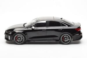 Audi RS3 8Y Berlina Nero MCG 1:18 MCG18450 Pressofusione — immagine 3 di 6