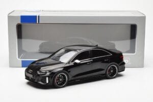 Audi RS3 8Y Berlina Nero MCG 1:18 MCG18450 Pressofusione — immagine 6 di 6