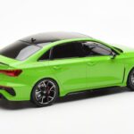 Audi RS3 8Y Berlina Verde MCG 1:18 - image 2 of 6