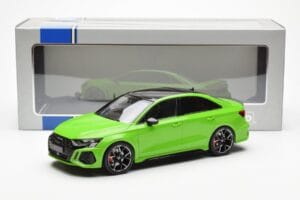 Audi RS3 8Y Berlina Verde MCG 1:18 MCG18449 Pressofusione — immagine 6 di 6