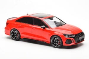 Audi RS3 8Y Berlina Rosso MCG 1:18 MCG18451 Pressofusione — immagine 4 di 6