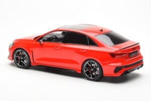 Audi RS3 8Y Berlina Rosso MCG 1:18 MCG18451 Pressofusione — immagine 5 di 6