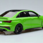 Audi RS3 8Y Berlina Verde GT Spirit 1:18 - image 2 of 6