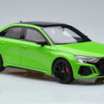 Audi RS3 8Y Berlina Verde GT Spirit 1:18 - image 4 of 6