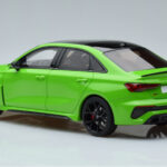 Audi RS3 8Y Berlina Verde GT Spirit 1:18 - image 5 of 6