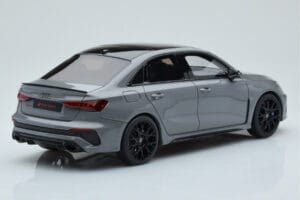 Audi RS3 8Y Berlina Performance Edition Grigio GT Spirit 1:18 GT885 Resina — immagine 2 di 6