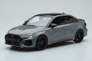 Audi RS3 8Y Berlina Performance Edition Grigio GT Spirit 1:18