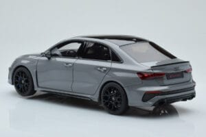 Audi RS3 8Y Berlina Performance Edition Grigio GT Spirit 1:18 GT885 Resina — immagine 5 di 6