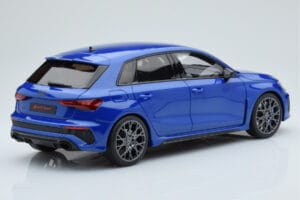 Audi RS3 8Y Sportback Performance Edition Nagaro Blu GT Spirit 1:18 GT884 Resina — immagine 2 di 5