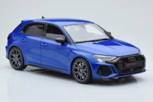 Audi RS3 8Y Sportback Performance Edition Nagaro Blu GT Spirit 1:18 GT884 Resina — immagine 3 di 5