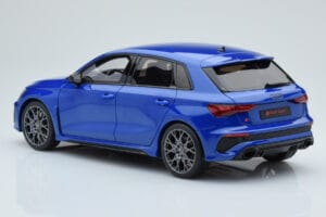 Audi RS3 8Y Sportback Performance Edition Nagaro Blu GT Spirit 1:18 GT884 Resina — immagine 4 di 5