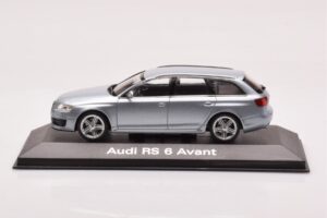 Audi RS6 C6 Monza Argento Minichamps 1:43 5010710213