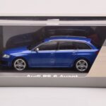 Audi RS6 C6 Sepang Blu Minichamps 1:43 - image 4 of 4