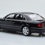 Audi S8 D2 Nero Otto 1:18 - image 5 of 6