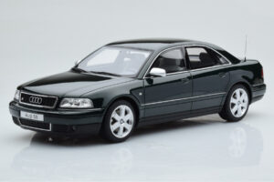 Audi S8 D2 Verde Otto 1:18