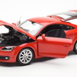 Audi TT 8J Rosso Metallizzato Minichamps 1:18 - image 2 of 8
