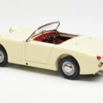 Austin-Healey Sprite Mk I Open Old English Bianco Kyosho 1:18 08953EW - image 7 of 8