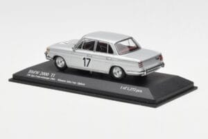 BMW 2000 Ti #17 J. Ickx / C. van Ophem Winners 24 Hours of Spa 1966 Minichamps 1:43 400662517 Pressofusione — immagine 3 di 4