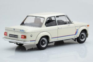 BMW 2002 Turbo Bianco Kyosho 1:18 08544W Pressofusione — immagine 4 di 8