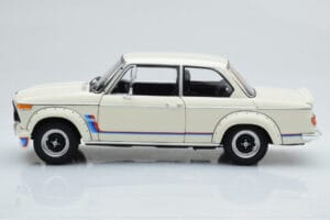 BMW 2002 Turbo Bianco Kyosho 1:18 08544W Pressofusione — immagine 5 di 8