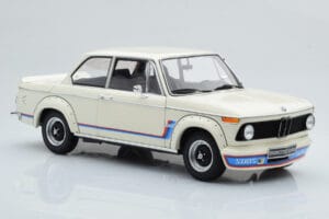 BMW 2002 Turbo Bianco Kyosho 1:18 08544W Pressofusione — immagine 6 di 8