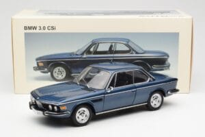 BMW 3.0 CSi E9 Blu Metallico AUTOart 1:18 70672 Pressofusione — immagine 8 di 8