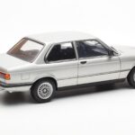 BMW 323i E21 Aspen Argento AUTOart 1:18 - image 3 of 8