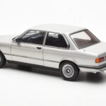 BMW 323i E21 Aspen Argento AUTOart 1:18 - image 7 of 8