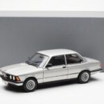 BMW 323i E21 Aspen Argento AUTOart 1:18 - image 8 of 8