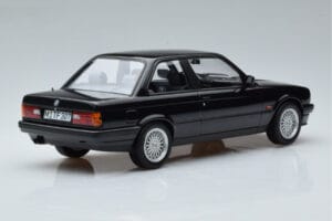 BMW 325i E30 Nero Norev 1:18 183203 Pressofusione — immagine 2 di 6