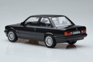 BMW 325i E30 Nero Norev 1:18 183203 Pressofusione — immagine 5 di 6