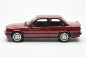 BMW 325i E30 Bordeaux Metallic Otto 1:18 OT102 Resina — immagine 3 di 6