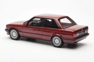 BMW 325i E30 Bordeaux Metallic Otto 1:18 OT102 Resina — immagine 5 di 6