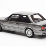 BMW 325i E30 Grigio Metallic Otto 1:18 - image 5 of 6