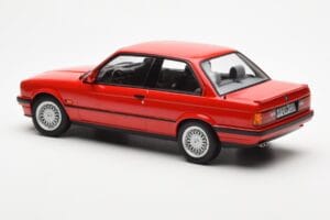 BMW 325i E30 Rosso Norev 1:18 183202 Pressofusione — immagine 5 di 6