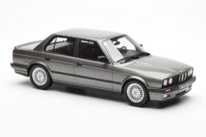 BMW 325i E30 Berlina Dolphin Grigio Otto 1:18 OT819 Resina — immagine 4 di 6