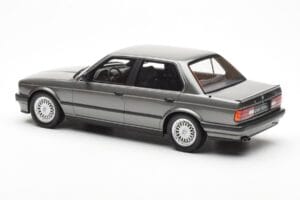 BMW 325i E30 Berlina Dolphin Grigio Otto 1:18 OT819 Resina — immagine 5 di 6