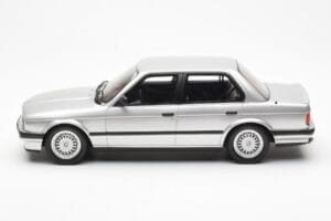 BMW 325i E30 Argento Otto 1:18 OT912 Resina — immagine 3 di 6