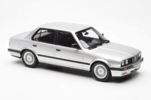 BMW 325i E30 Argento Otto 1:18 OT912 Resina — immagine 4 di 6