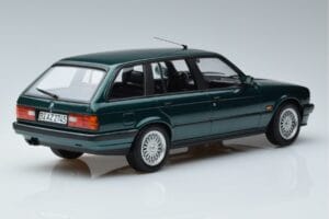 BMW 325i E30 Touring Verde Metallizzato Norev 1:18 183219 Pressofusione — immagine 2 di 6