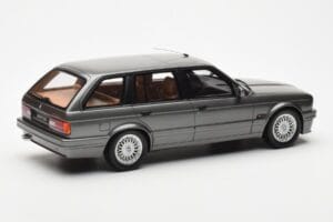 BMW 325i E30 Touring Grigio Otto 1:18 OT929 Resina — immagine 2 di 6