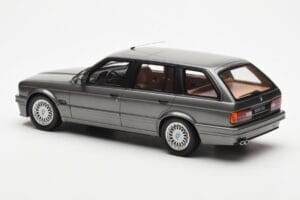 BMW 325i E30 Touring Grigio Otto 1:18 OT929 Resina — immagine 5 di 6