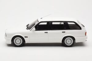BMW 325i E30 Touring M Package Bianco Otto 1:18 OT238 Resina — immagine 3 di 5