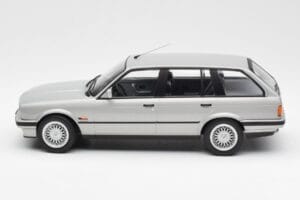 BMW 325i E30 Touring Argento Norev 1:18 183216 Pressofusione — immagine 3 di 6