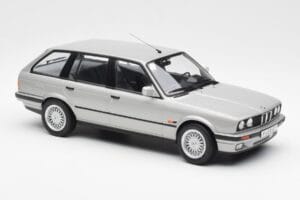 BMW 325i E30 Touring Argento Norev 1:18 183216 Pressofusione — immagine 4 di 6